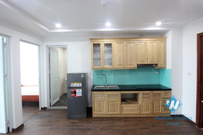 Nice 02 bedrooms for rent in Dong Da district, Lake view